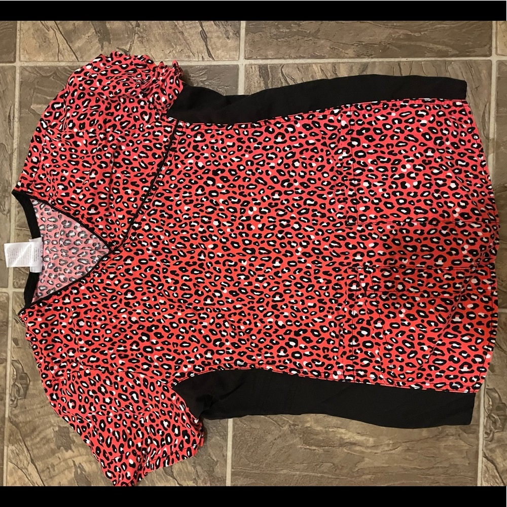XS Cheetah Scrub Top